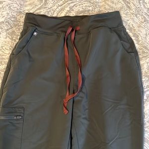 Bonsai Zamora high waisted 2.0 jogger scrub pants.